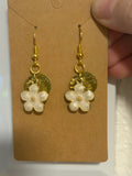 Sparkling flower earrings